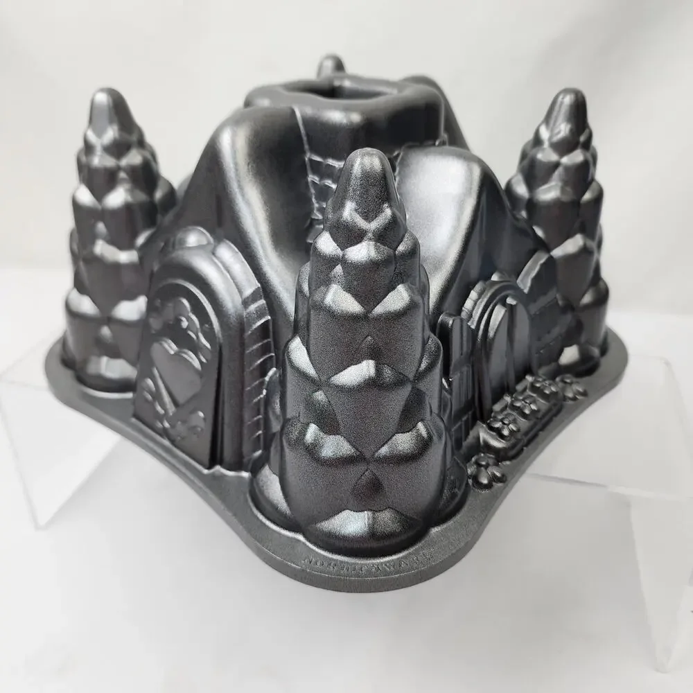Nordic Ware Fairy Tale Cottage Bundt Cake Pan Heavy Cast Aluminum 10 Cup USA